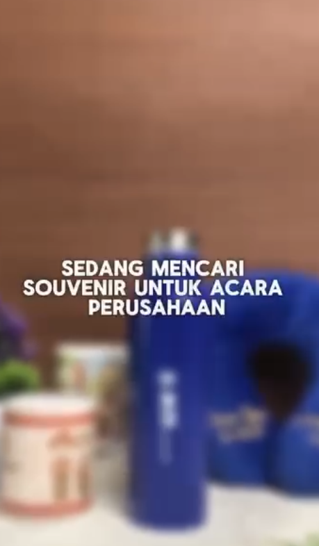 <p>Sedang mencari souvenir untuk acara perusahaan?